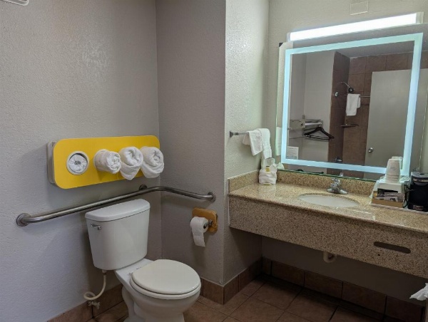 Days Inn by Wyndham Arcadia image 21