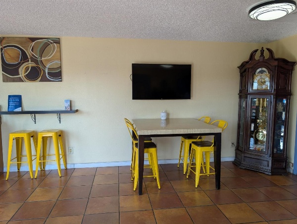 Days Inn by Wyndham Arcadia image 5